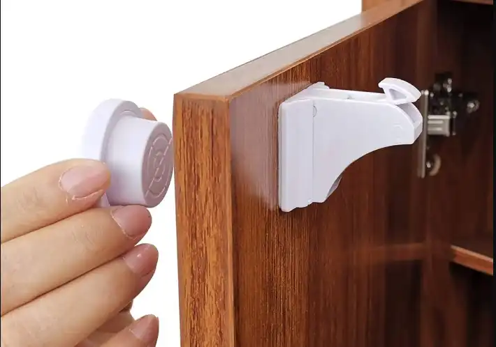 Cabinet Door Guards/Latches