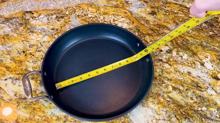 Measuring Round-Shaped Frying Pans