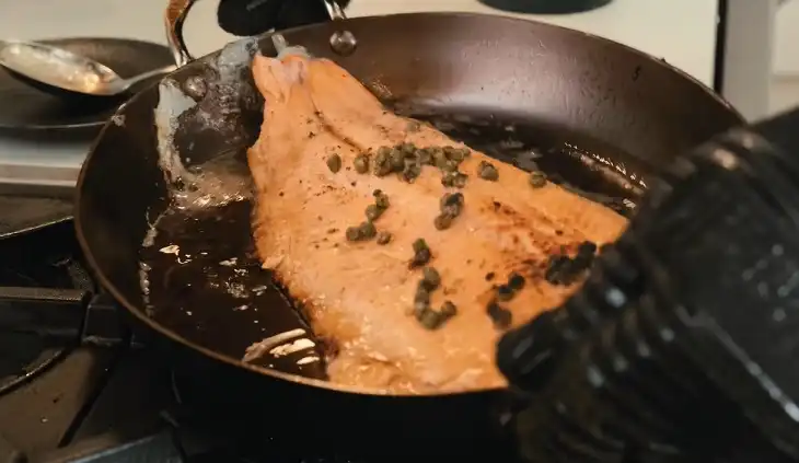 Measuring Oval-Shaped Frying Pans